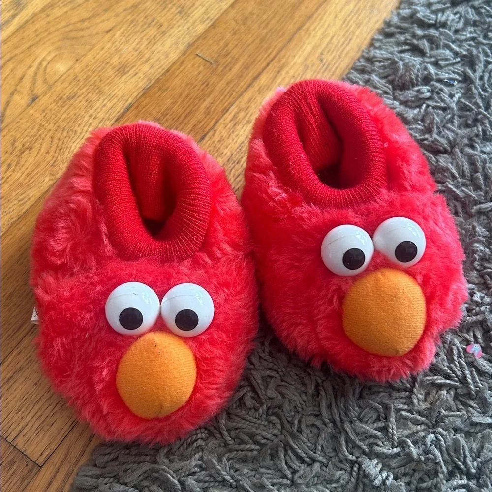 ELMO and Cute Animal Character Slippers Bundle Baby Size 3-4